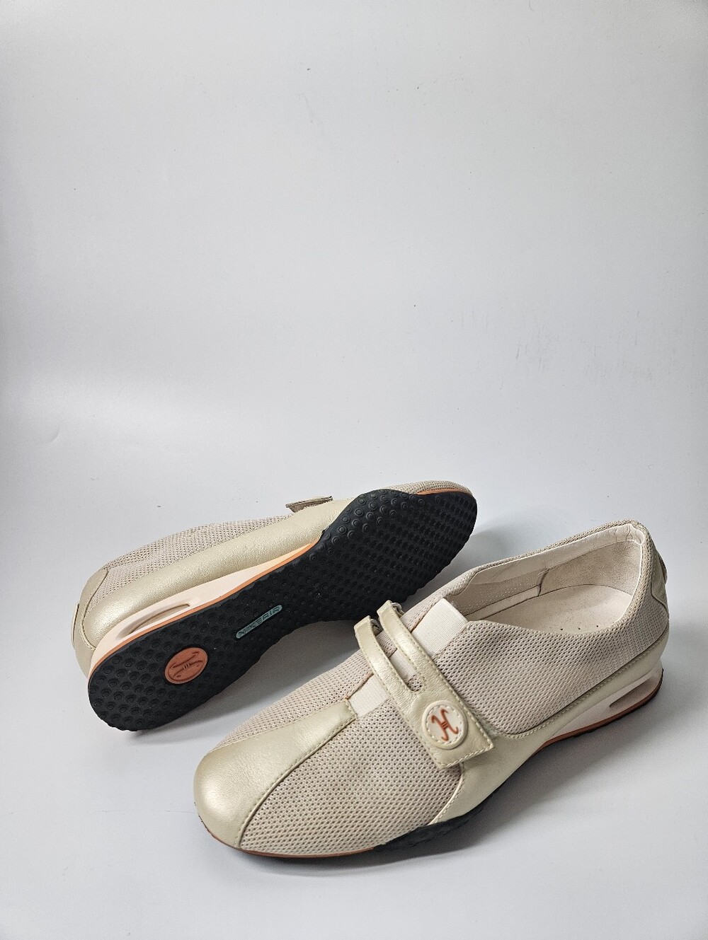 COLE HAAN NIKEAIR BEIGE LEATHER FABRIC LOAFER WOMENS SZ 9B